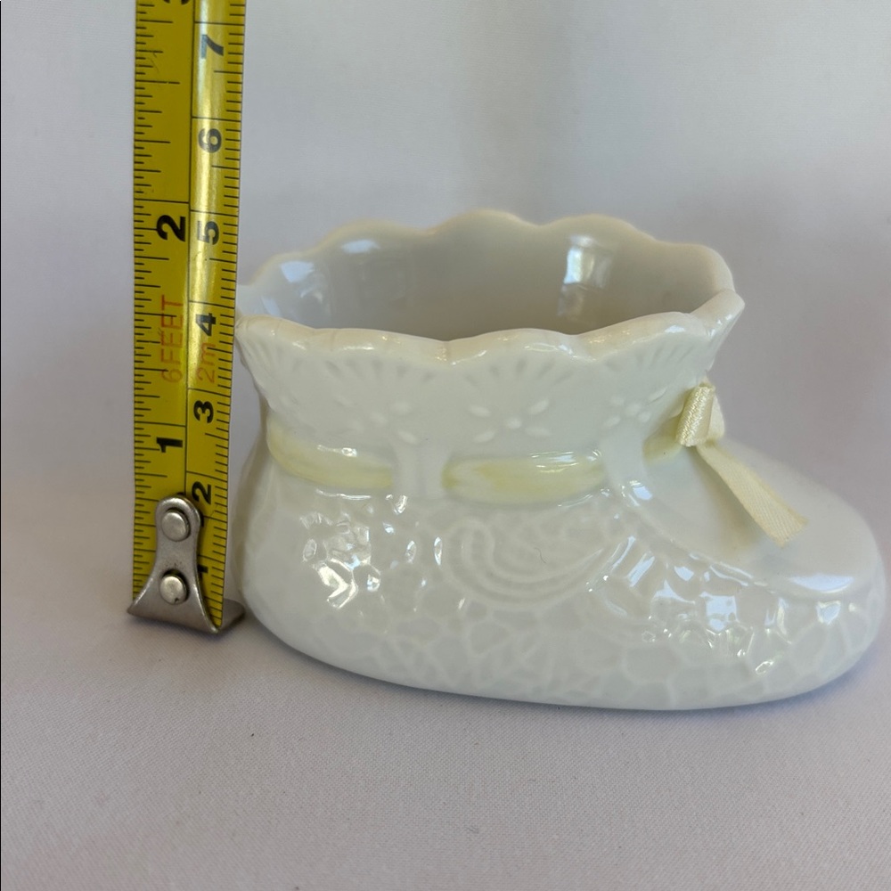 Vintage 2001 Baby Adorable White With Yellow Bow Bootie Porcelain Favor - Picture 9 of 11